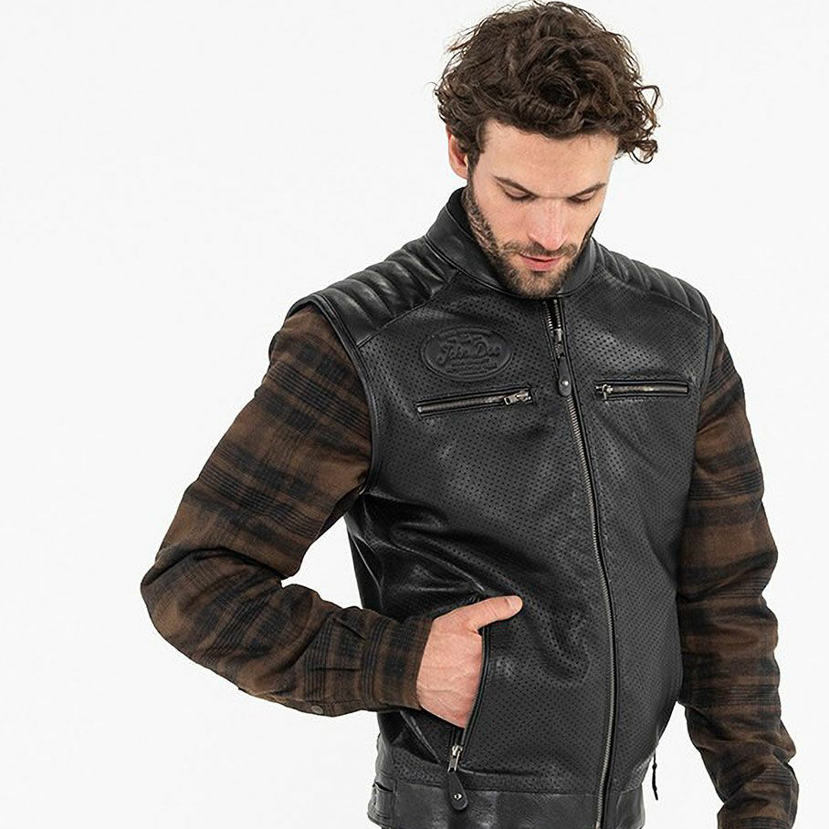 ストーム-レザー-ベスト-着用画像